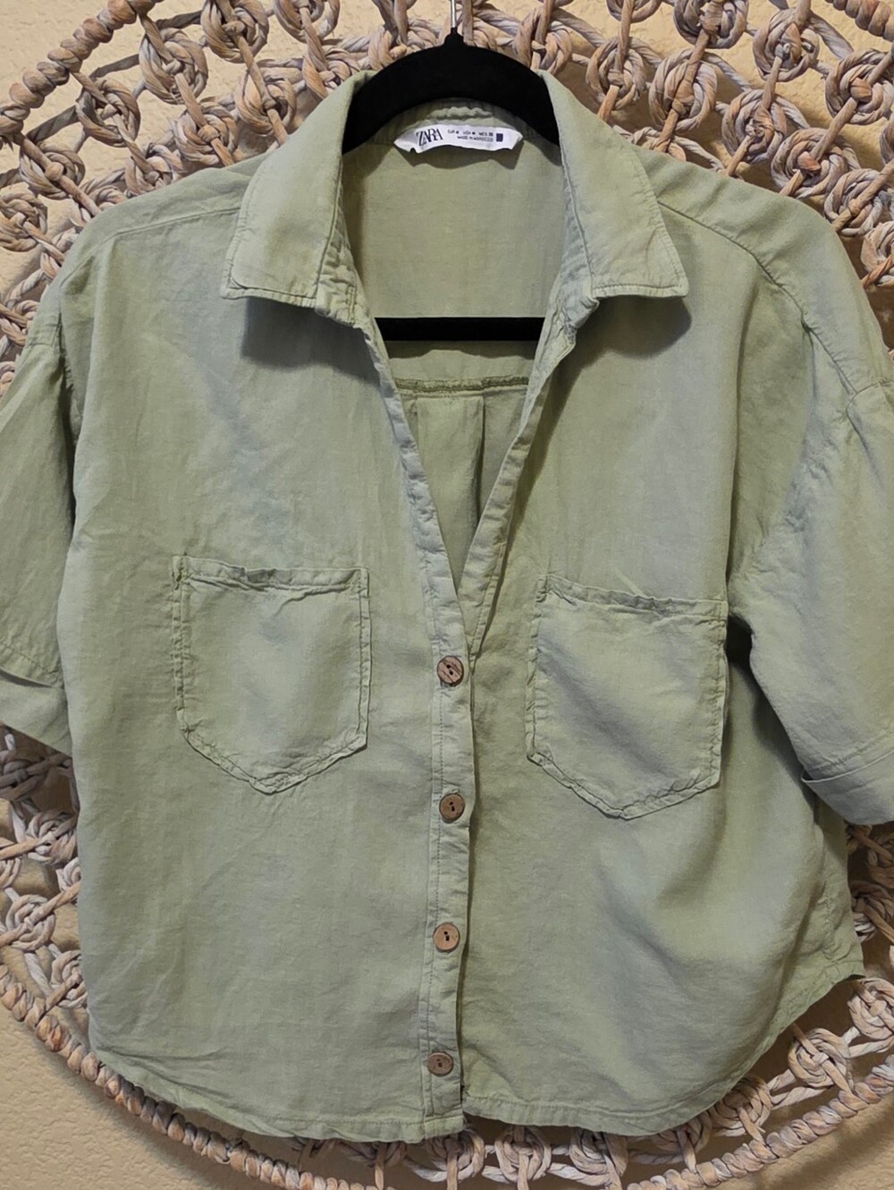 Zara Sage Green Linen Blend Cropped Blouse Wood Buttons Size Medium